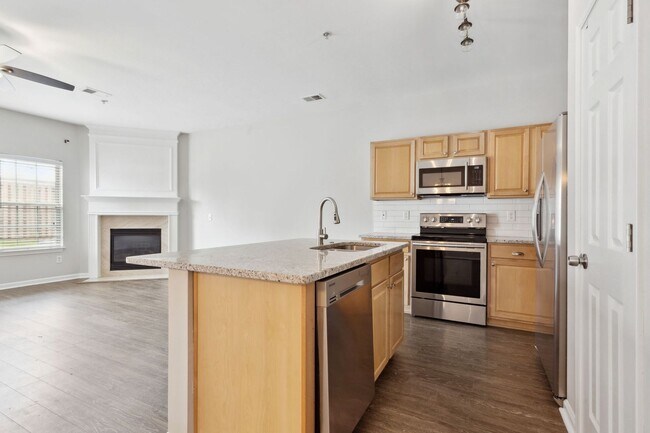 Building Photo - Azalea Circle Charmer – Walkable, Stylish & Move-In Ready