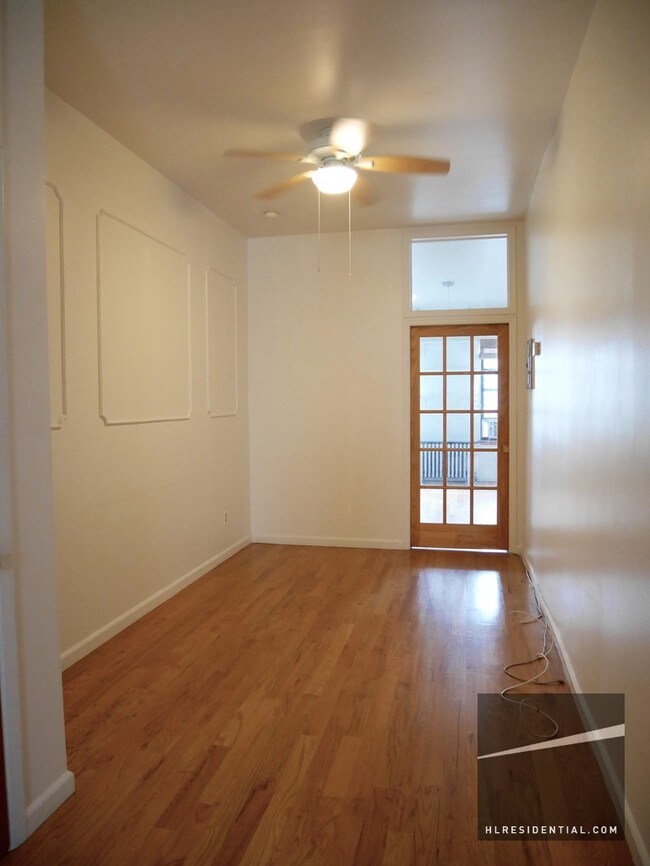 Building Photo - 107 Graham Ave