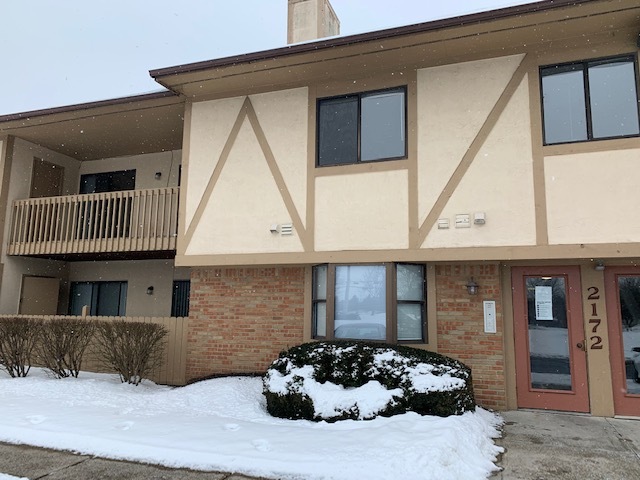 2172 E is the upper left balcony - 2172 Hedgerow Rd