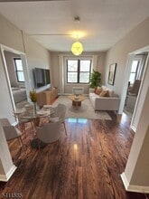 Building Photo - 579 Belleville Ave