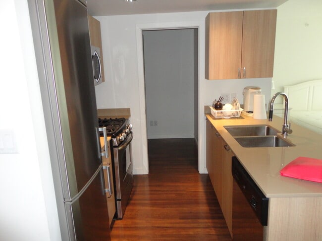 Building Photo - 321-4818 Eldorado Mews