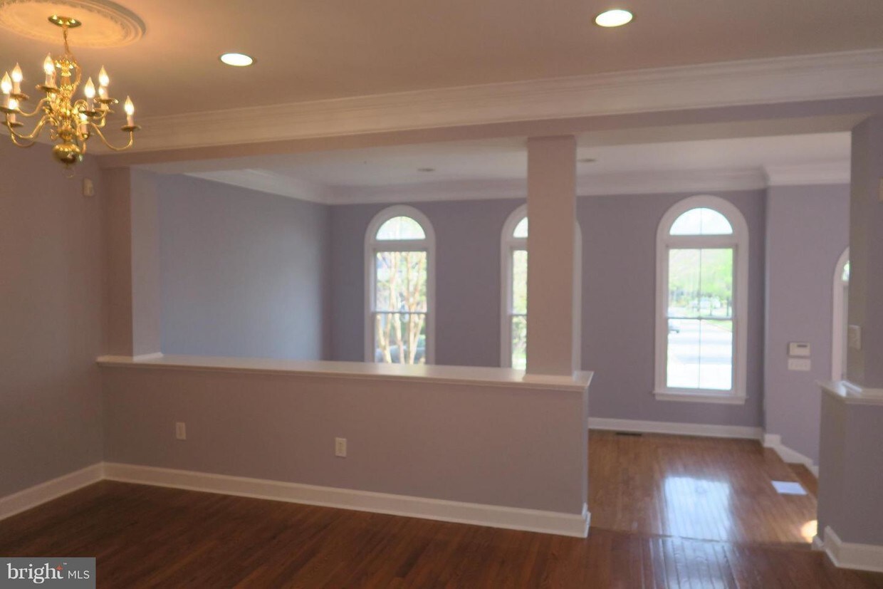Building Photo - 1002 Havencrest St