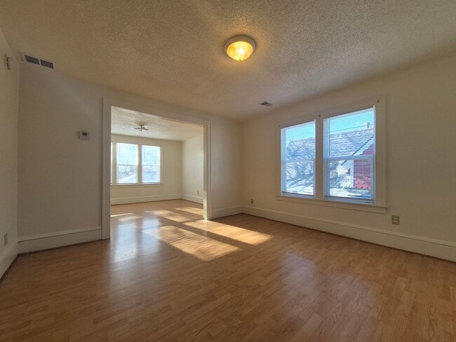 Foto del edificio - 661 Orange Ave E