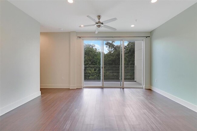 Foto del edificio - 604 N Bluff Dr