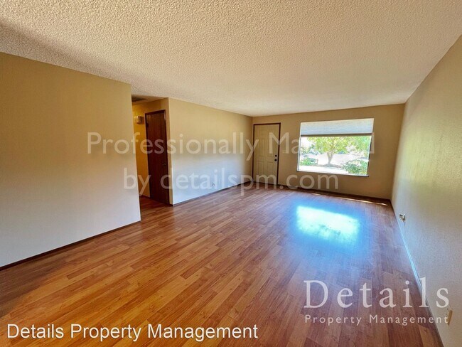 Building Photo - 3 br, 1.5 bath House - 19338 NE Crestwood Ct