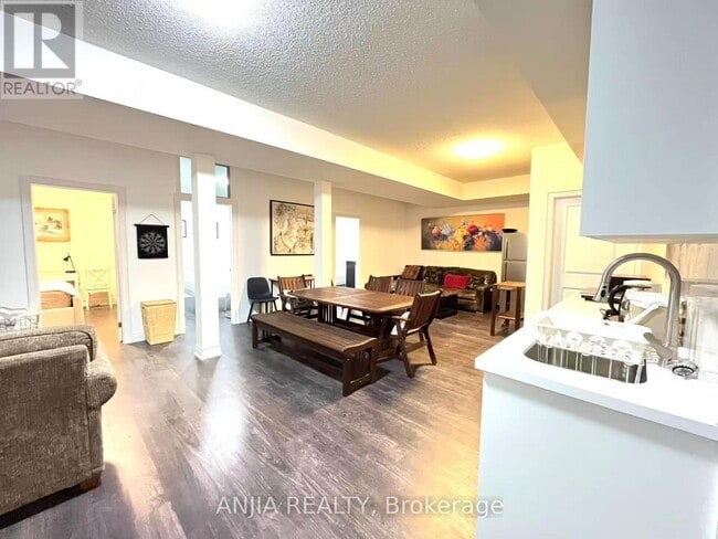 Building Photo - 199 Canyon Hill Ave