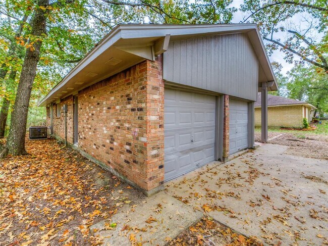 Building Photo - 569 Autumn Ln