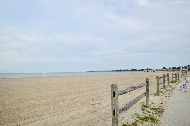 Building Photo - 115 Short Beach Rd