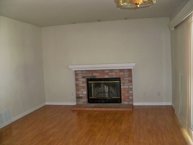 Building Photo - 501 Ramsey Dr