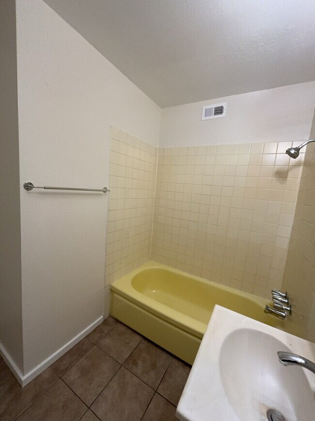 Foto del edificio - Cozy 1 bedroom 1 bath condo unit