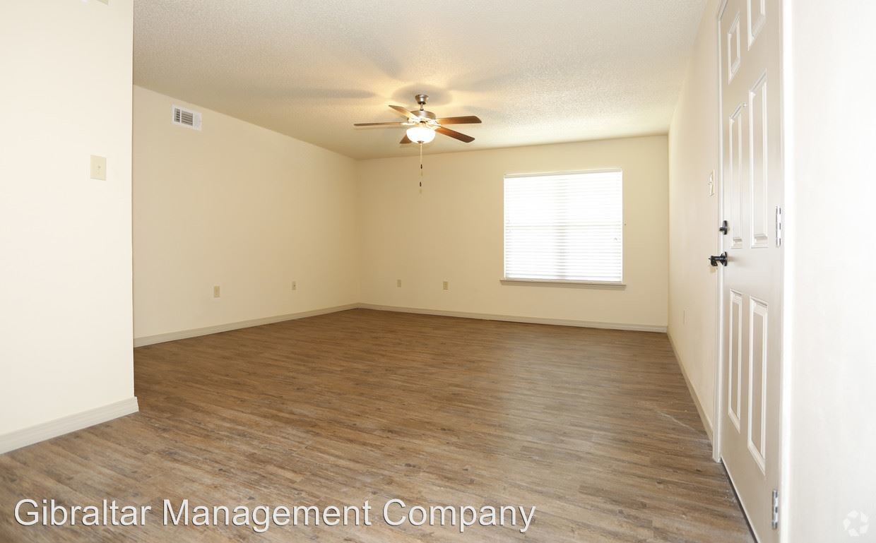 Foto principal - 2136 Lobdell Blvd