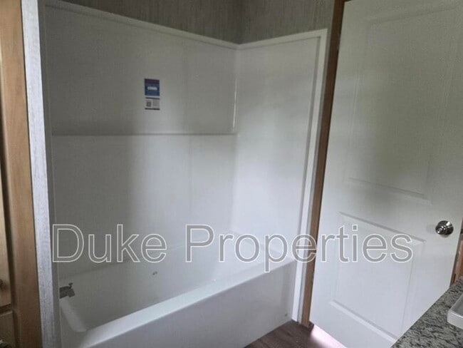 Building Photo - 410 Donegal Dr