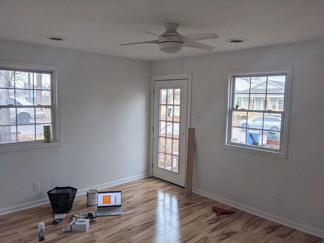 Building Photo - 1514 Morning Glory Ave