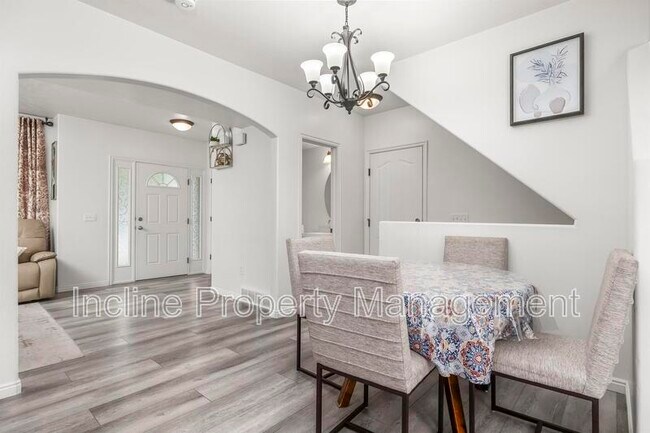 Foto del edificio - 7623 Yellowwood Ln