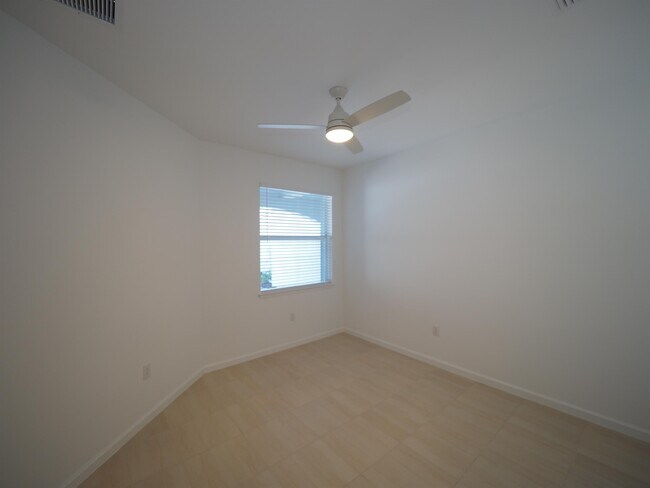 Building Photo - 9897 Bright Water Dr