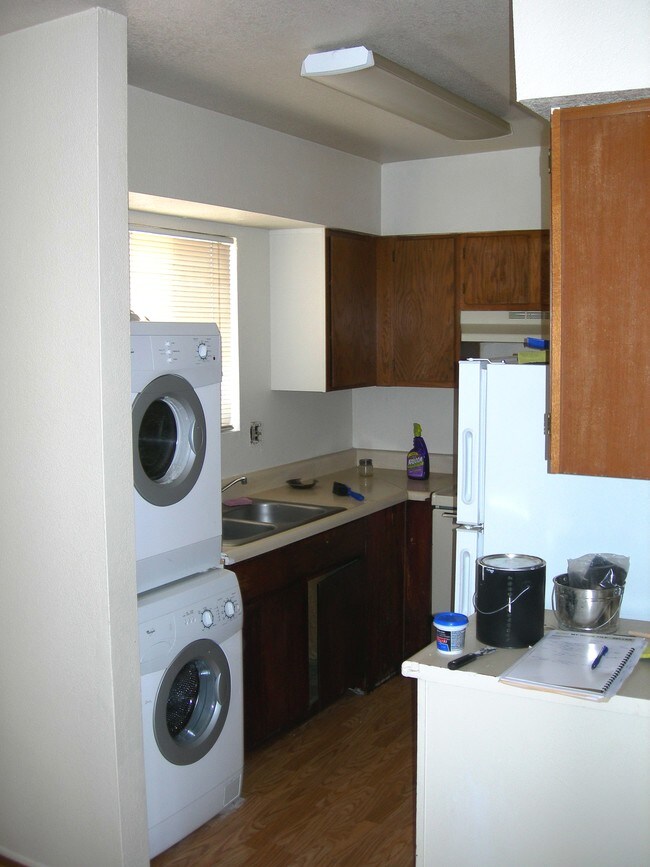Building Photo - 501-507 E Jacinto St