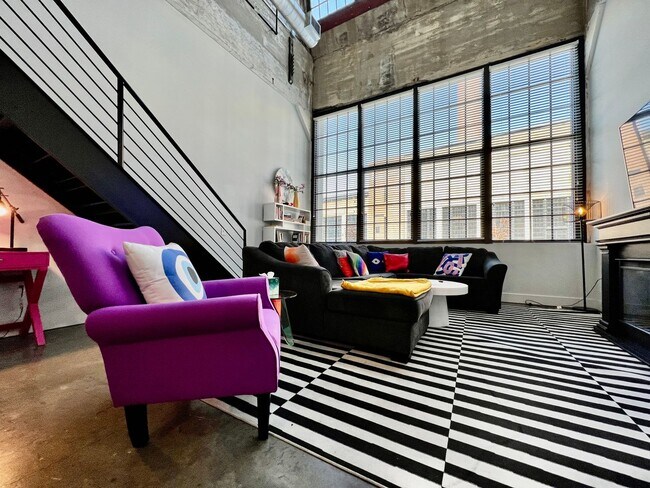 Building Photo - ?Kings Island Loft w/ Brewery, River, Bike...