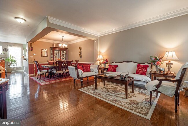 Foto del edificio - 227 Birchwood Dr