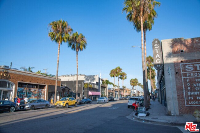 Building Photo - 2500 Abbot Kinney Blvd