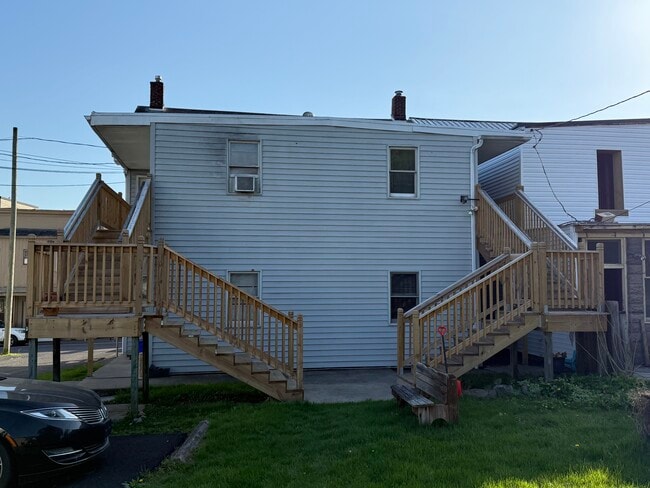 Building Photo - 211 N Grand St