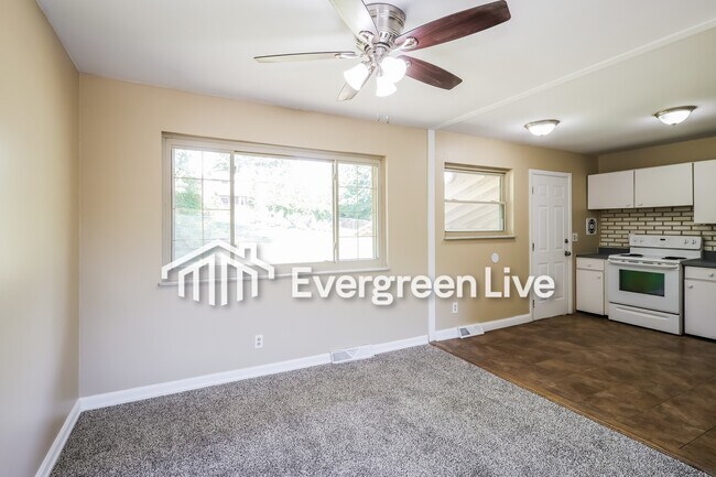 Building Photo - 207 Jupiter Dr