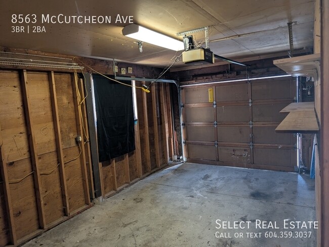 Photo du bâtiment - 8563 McCutcheon Ave