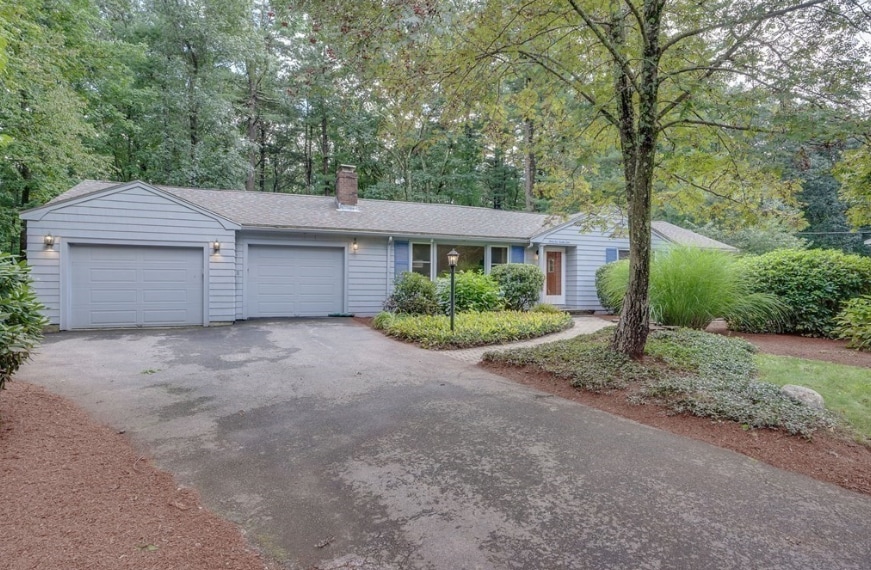 Primary Photo - 31 Hayden Ln