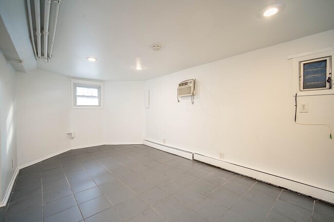 Foto del edificio - 106 Cottage St