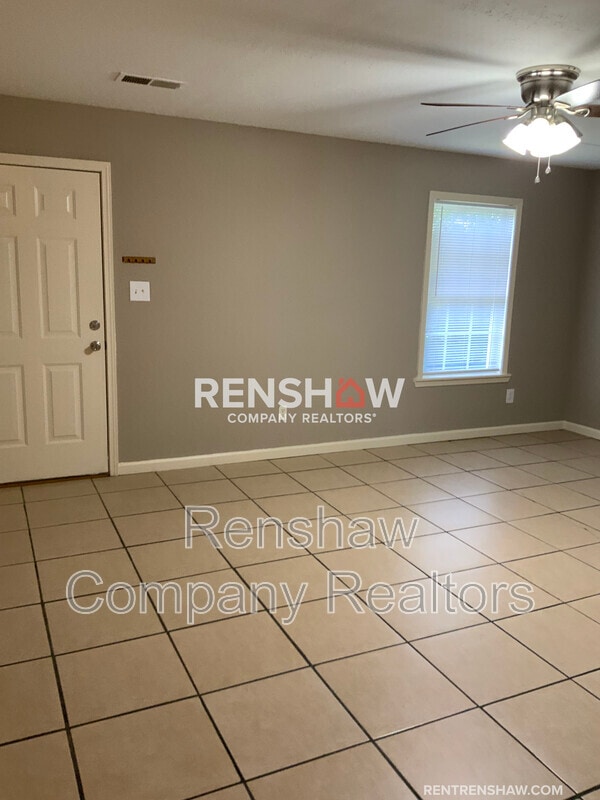 Building Photo - 129 Wheatley Dr