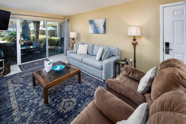 Foto del edificio - 1530 Miracle Strip Pkwy SE