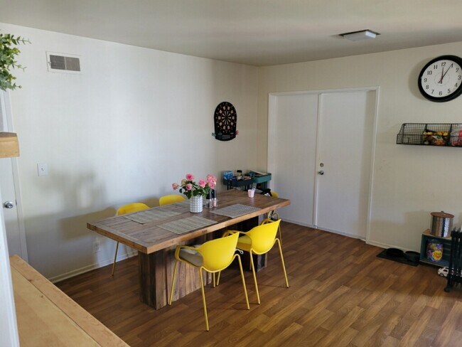 Foto del edificio - 17029 Faysmith Ave