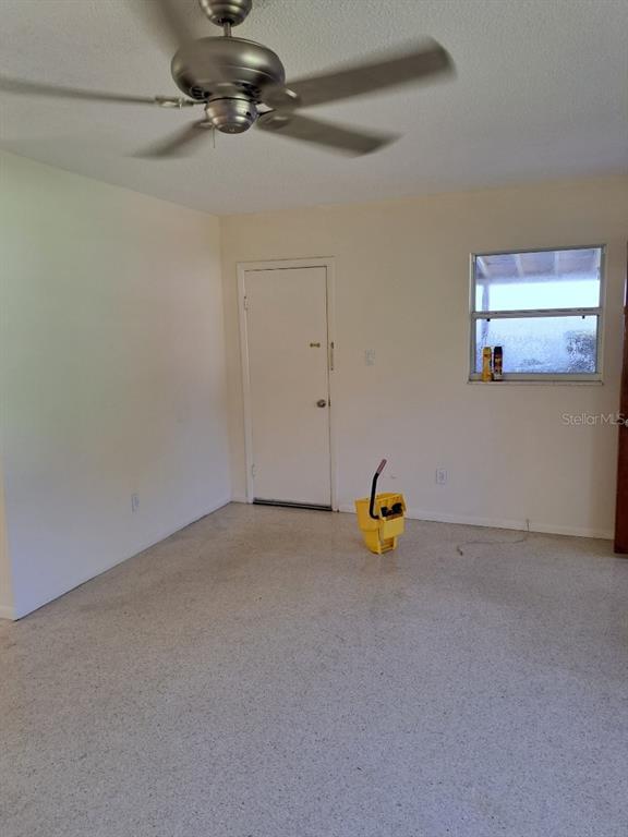Building Photo - 811 Lakeside Dr