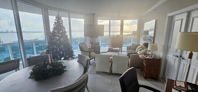 Foto del edificio - 1881 79th Street Causeway