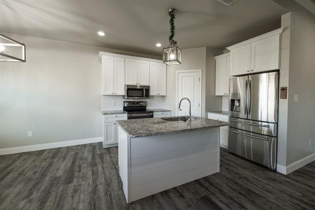 Foto del edificio - 7437 Sleepy Hollow Ln