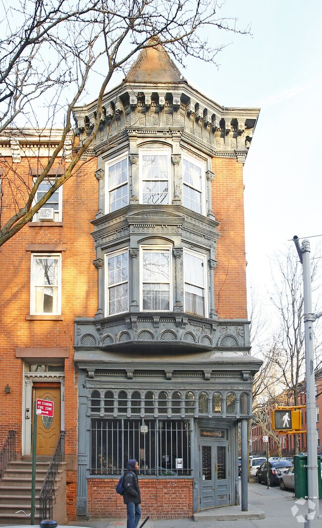 Foto del edificio - 148 Hoyt St