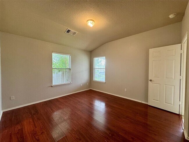Foto del edificio - 14828 Falling Stone Ln
