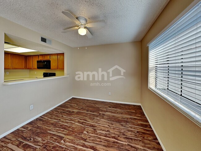 Building Photo - 8621 N 67th Lane