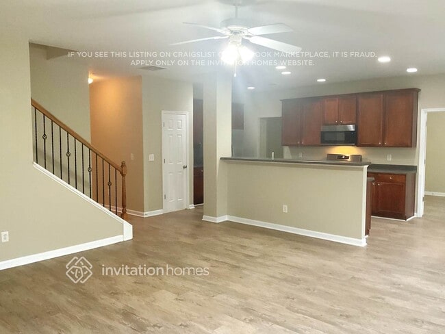 Foto del edificio - 655 Briarhurst Ct