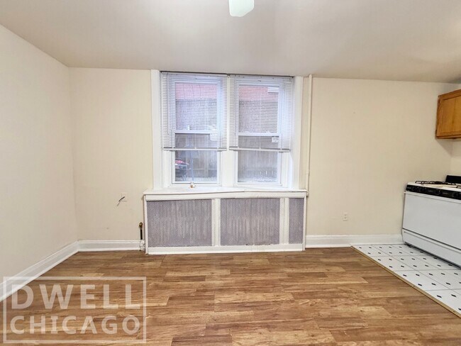 Building Photo - 6912 N Lakewood Ave