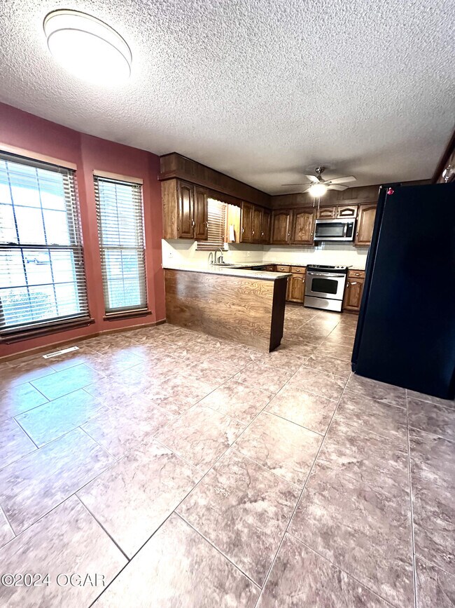 Building Photo - 3502 Willow Ln