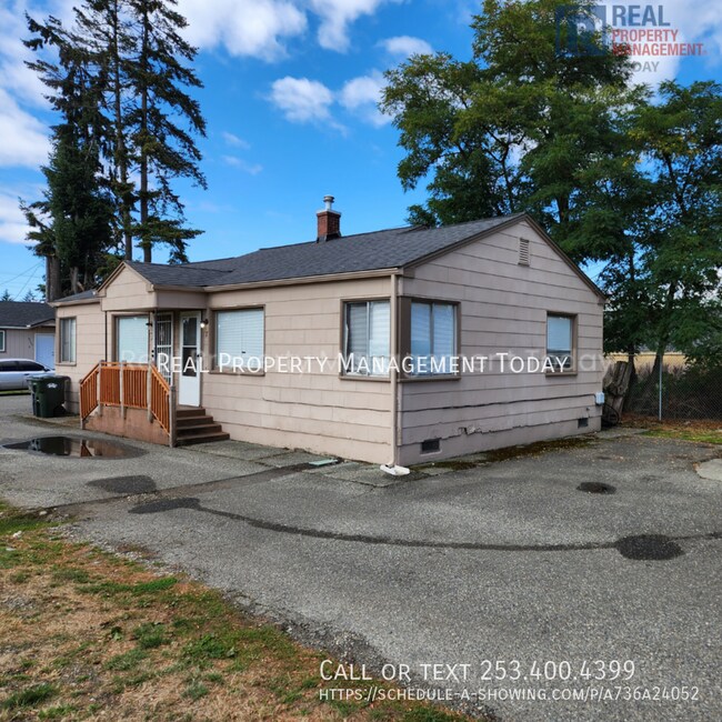 Foto del edificio - 8420 1/2 South Tacoma Way-2