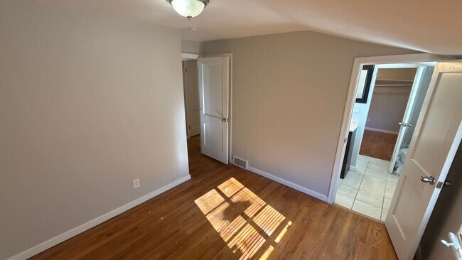 Building Photo - Single family