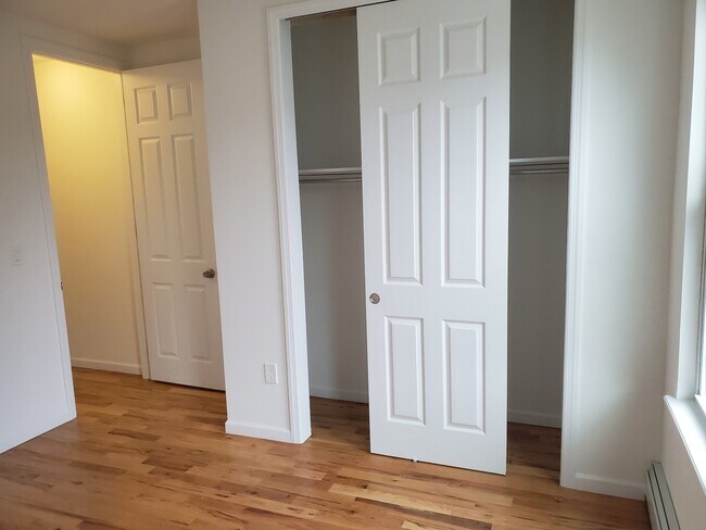 walk in closet back BR - 552 E 52nd St