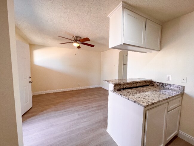 Building Photo - 105 Cypress Dr