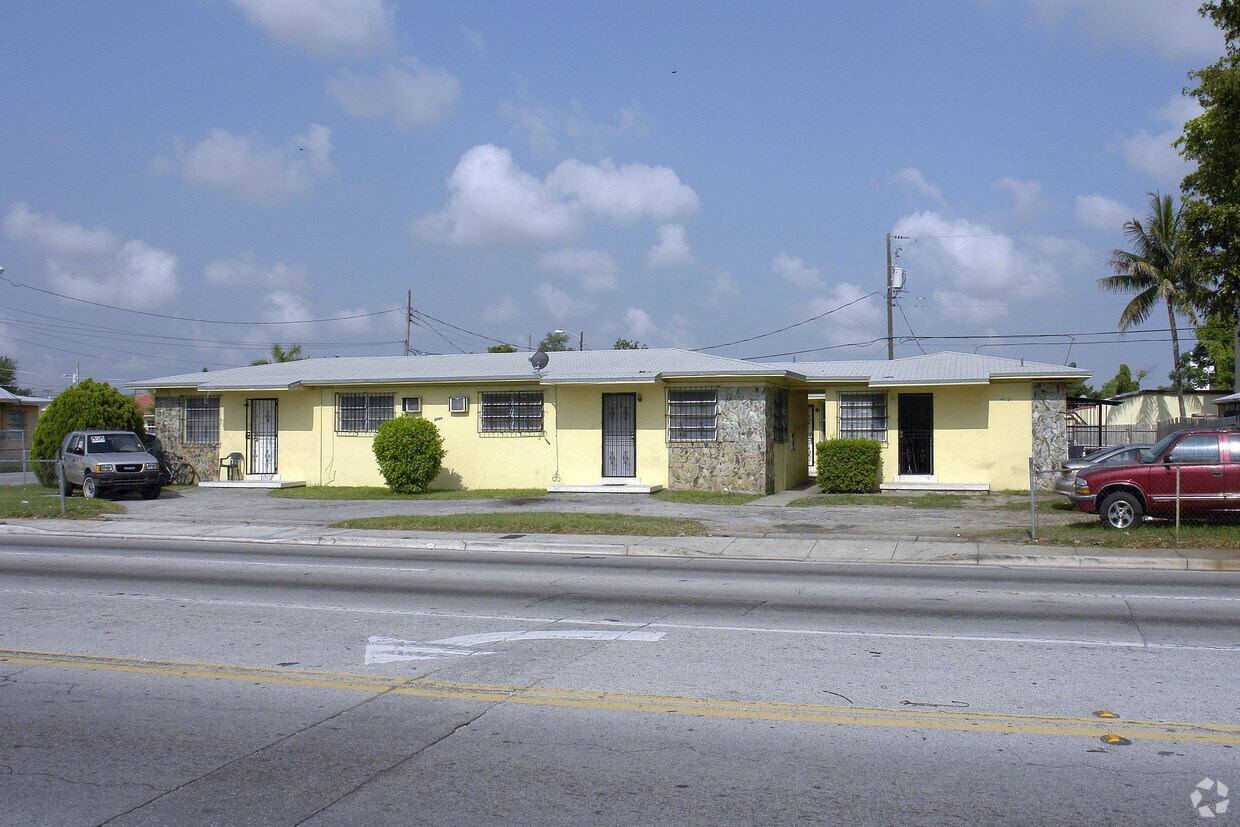 Primary Photo - 3210 22nd Ave