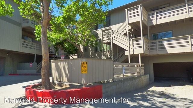 Building Photo - 1131-1133 Alamo Way