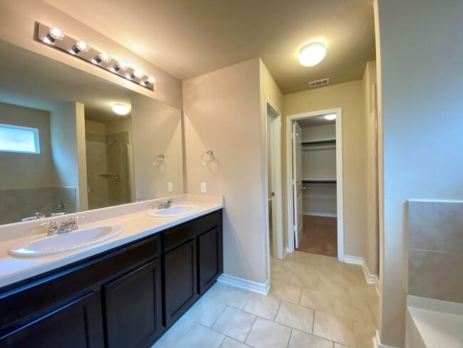 Building Photo - 7402 Equinox Corner