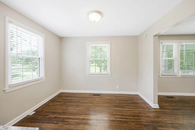 Foto del edificio - 606 Durrett Dr