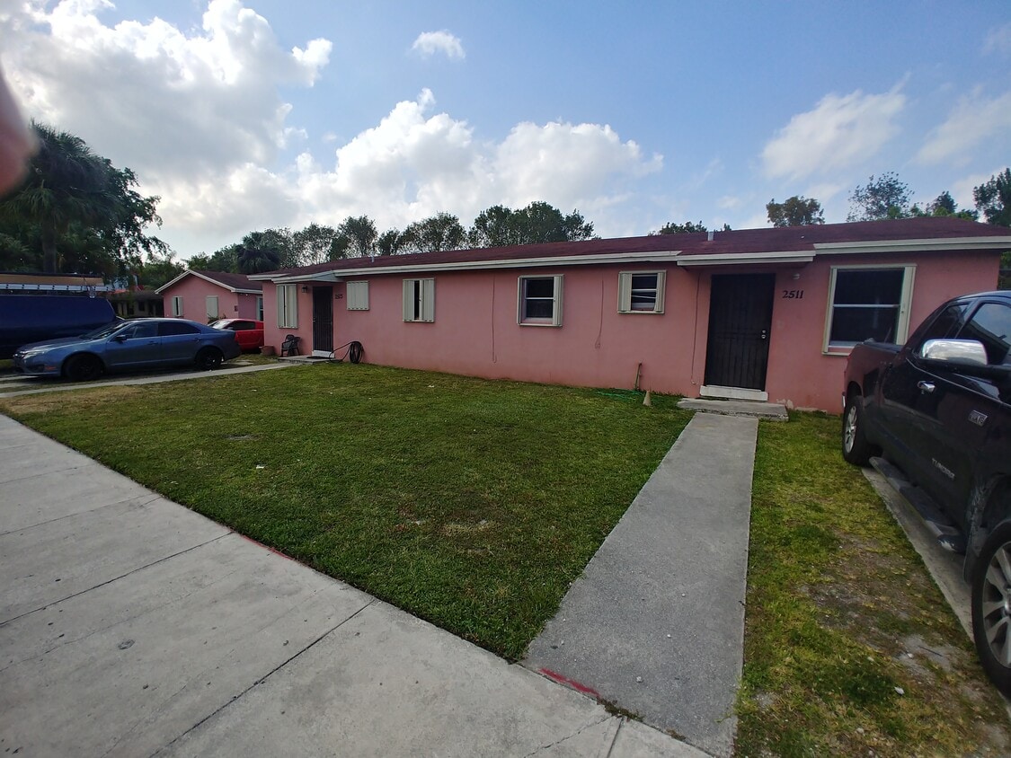 Foto principal - 2511 NW 175th Ter