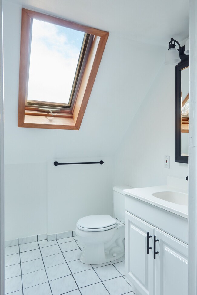 Foto del edificio - 5131 W Grace St